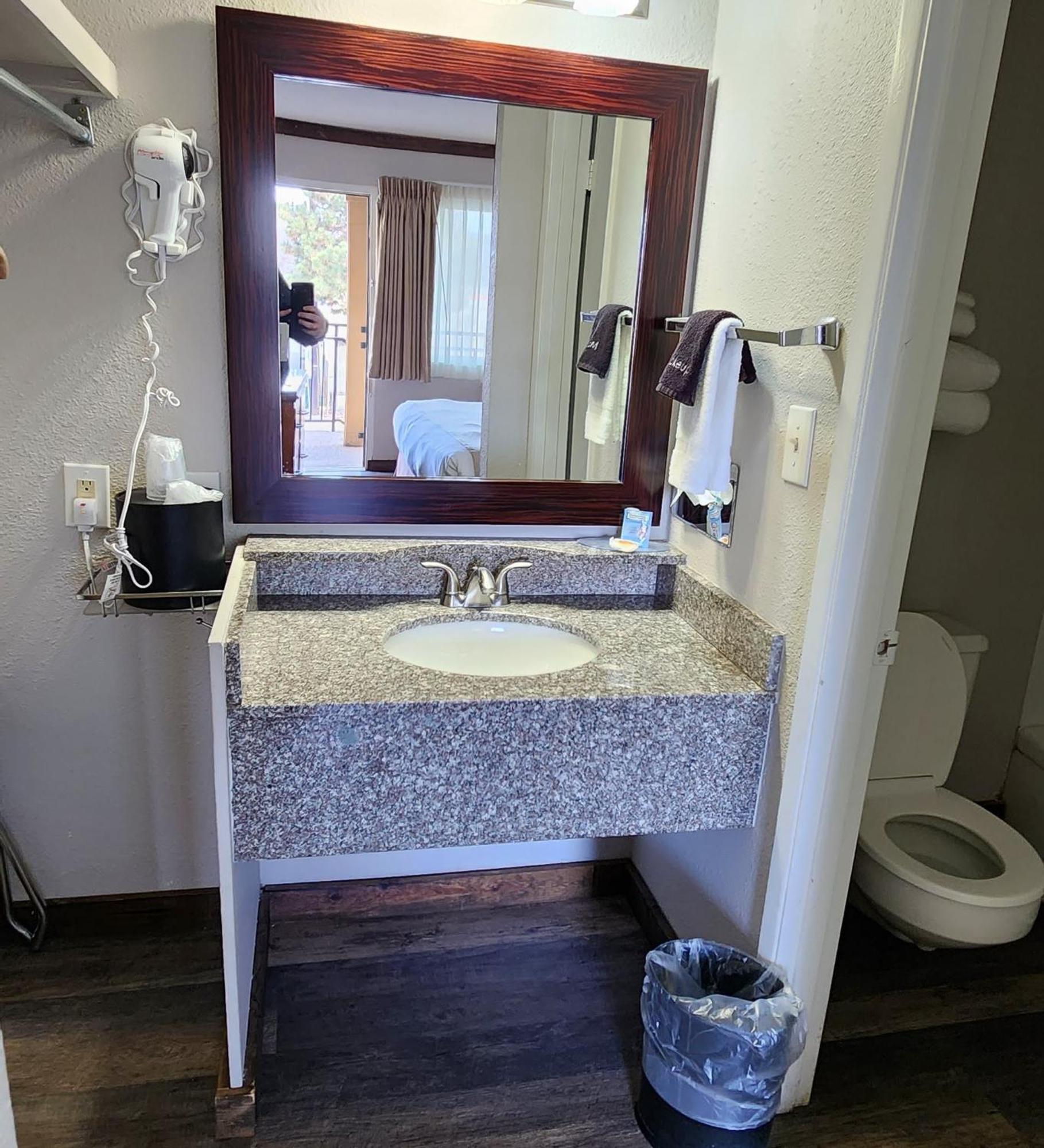 The Dalles Inn Hotel